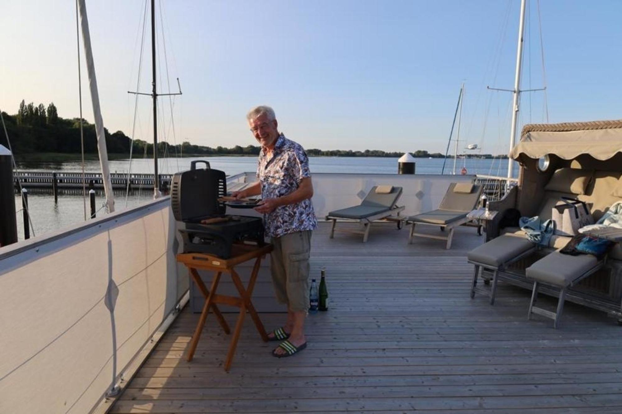 Hausboot Liliput Hotel Stralsund Ngoại thất bức ảnh