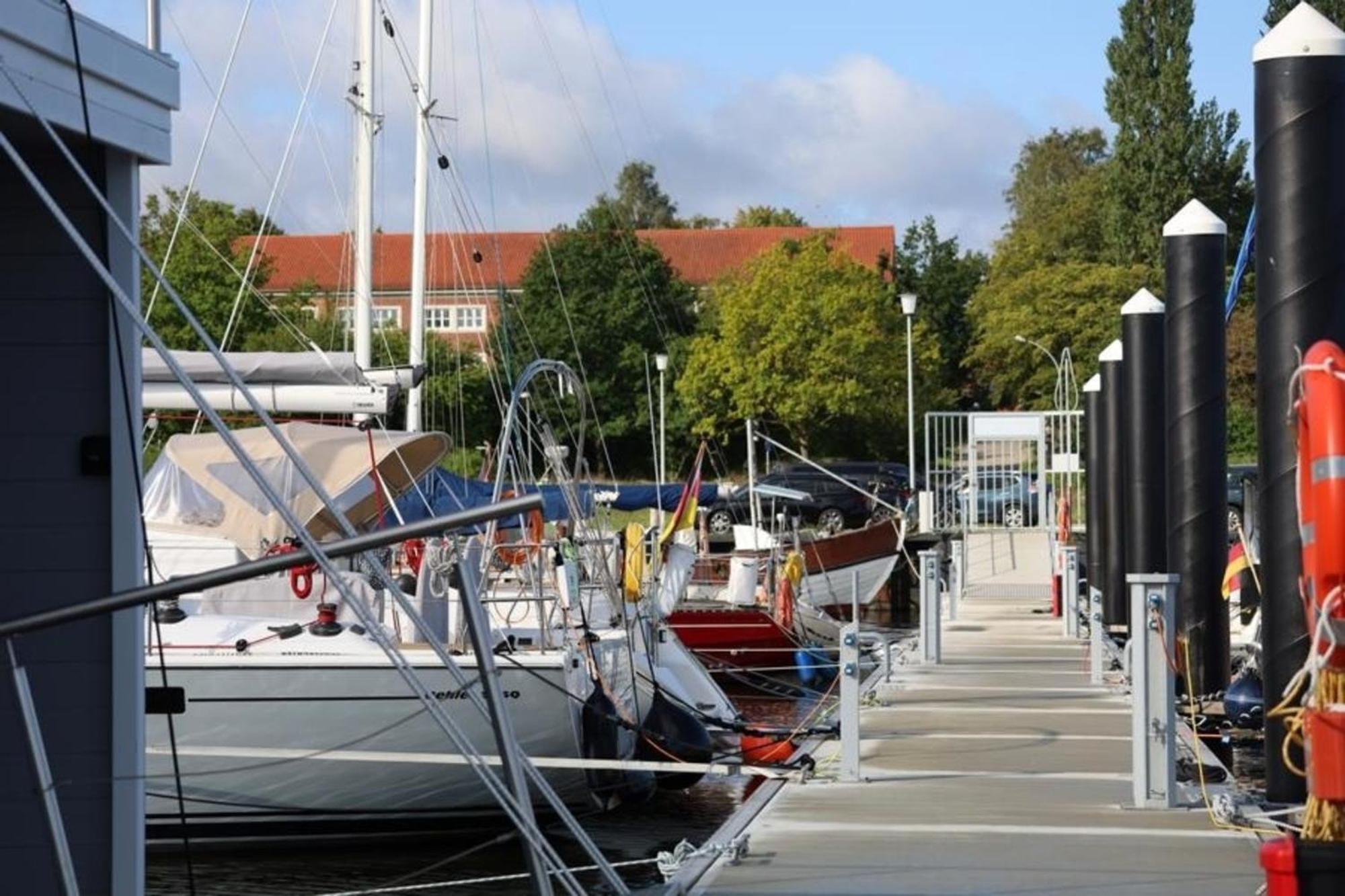 Hausboot Liliput Hotel Stralsund Ngoại thất bức ảnh